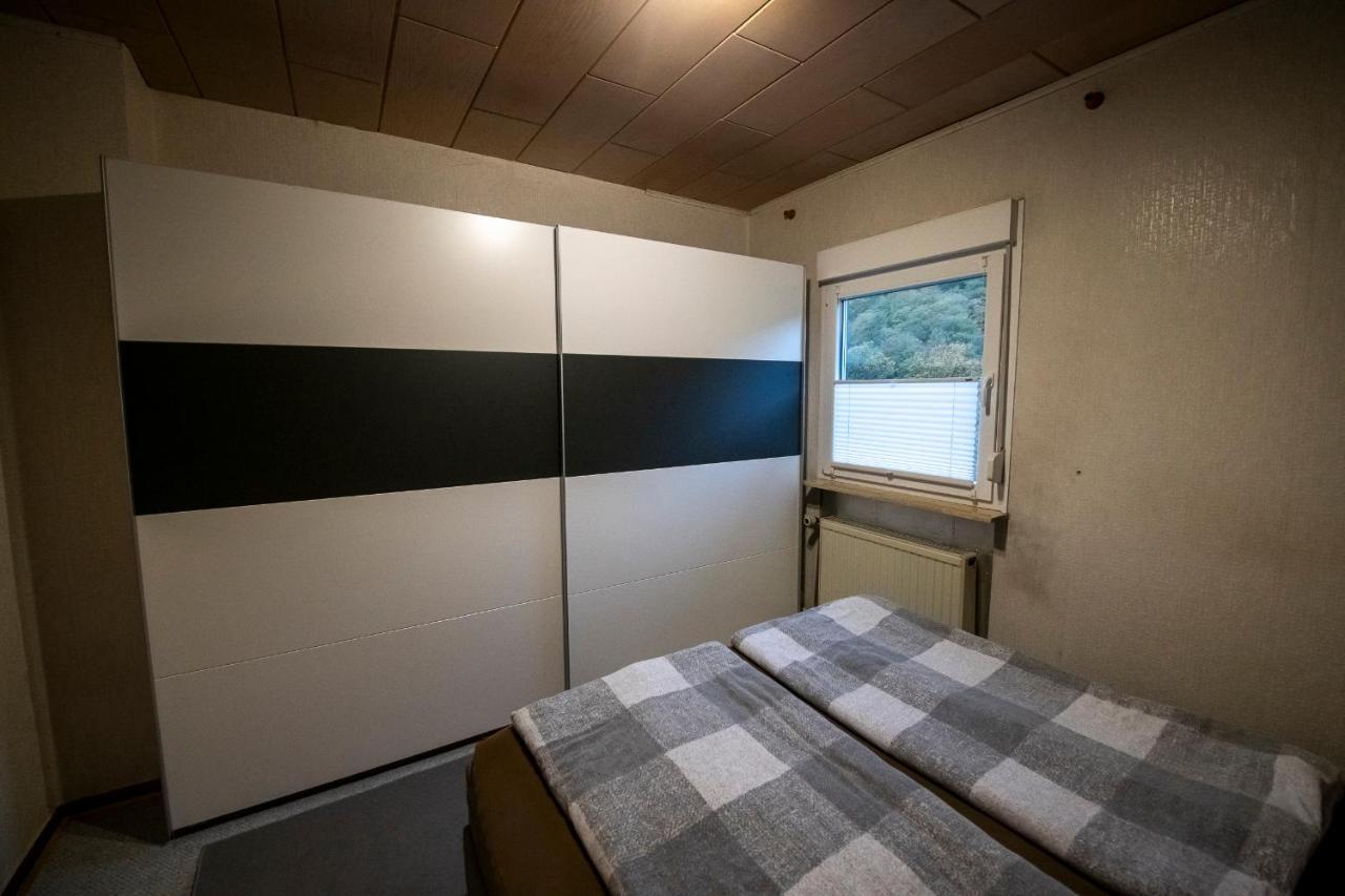 Schoene Ferienwohnung In Ruhiger Lage Altena Bagian luar foto