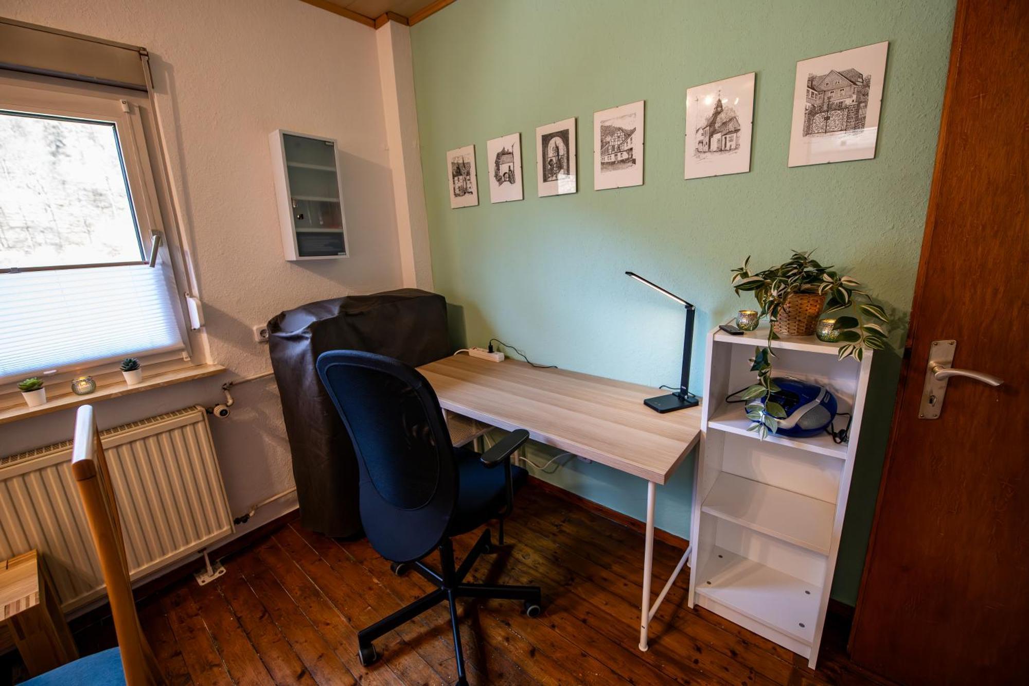 Schoene Ferienwohnung In Ruhiger Lage Altena Bagian luar foto
