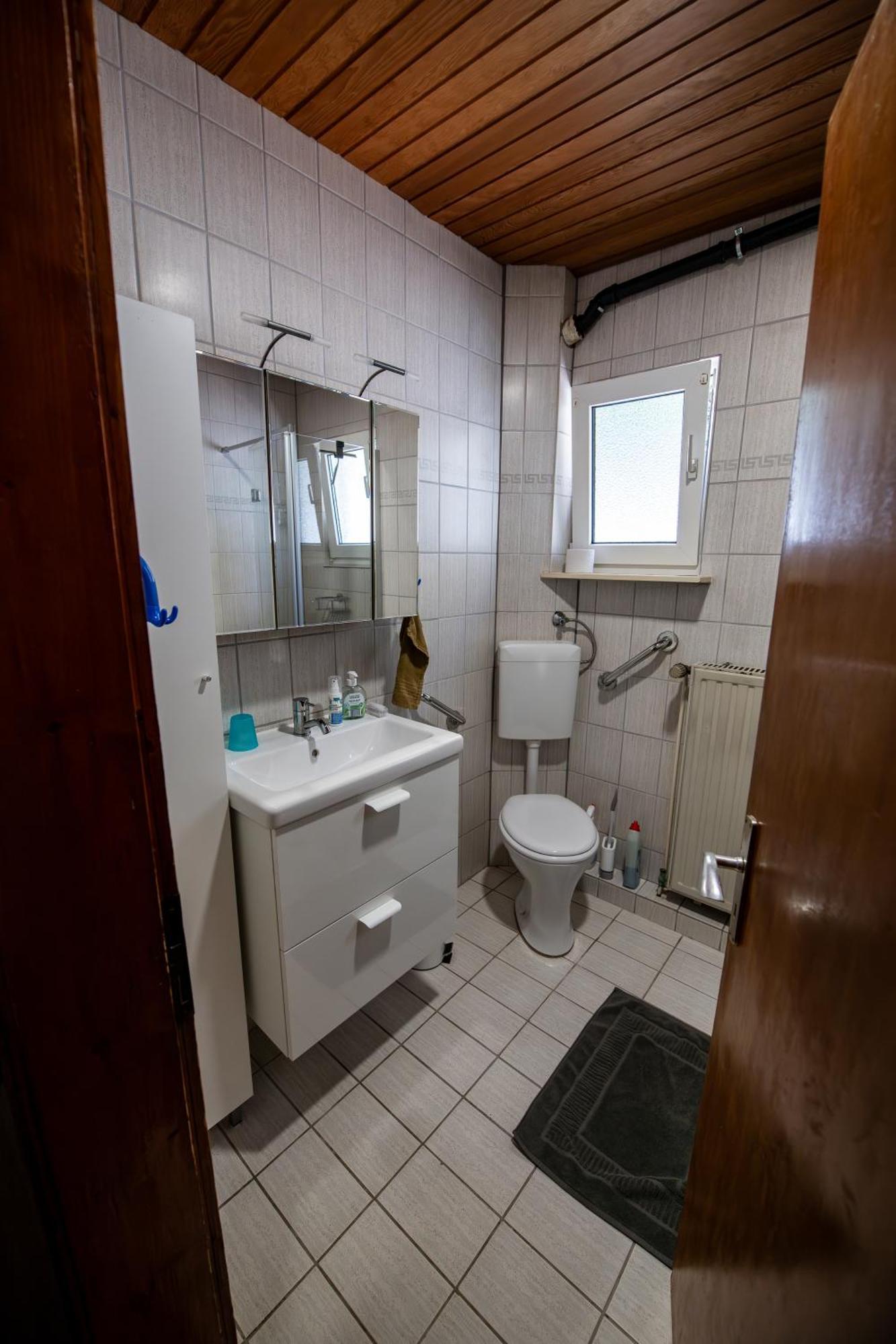 Schoene Ferienwohnung In Ruhiger Lage Altena Bagian luar foto