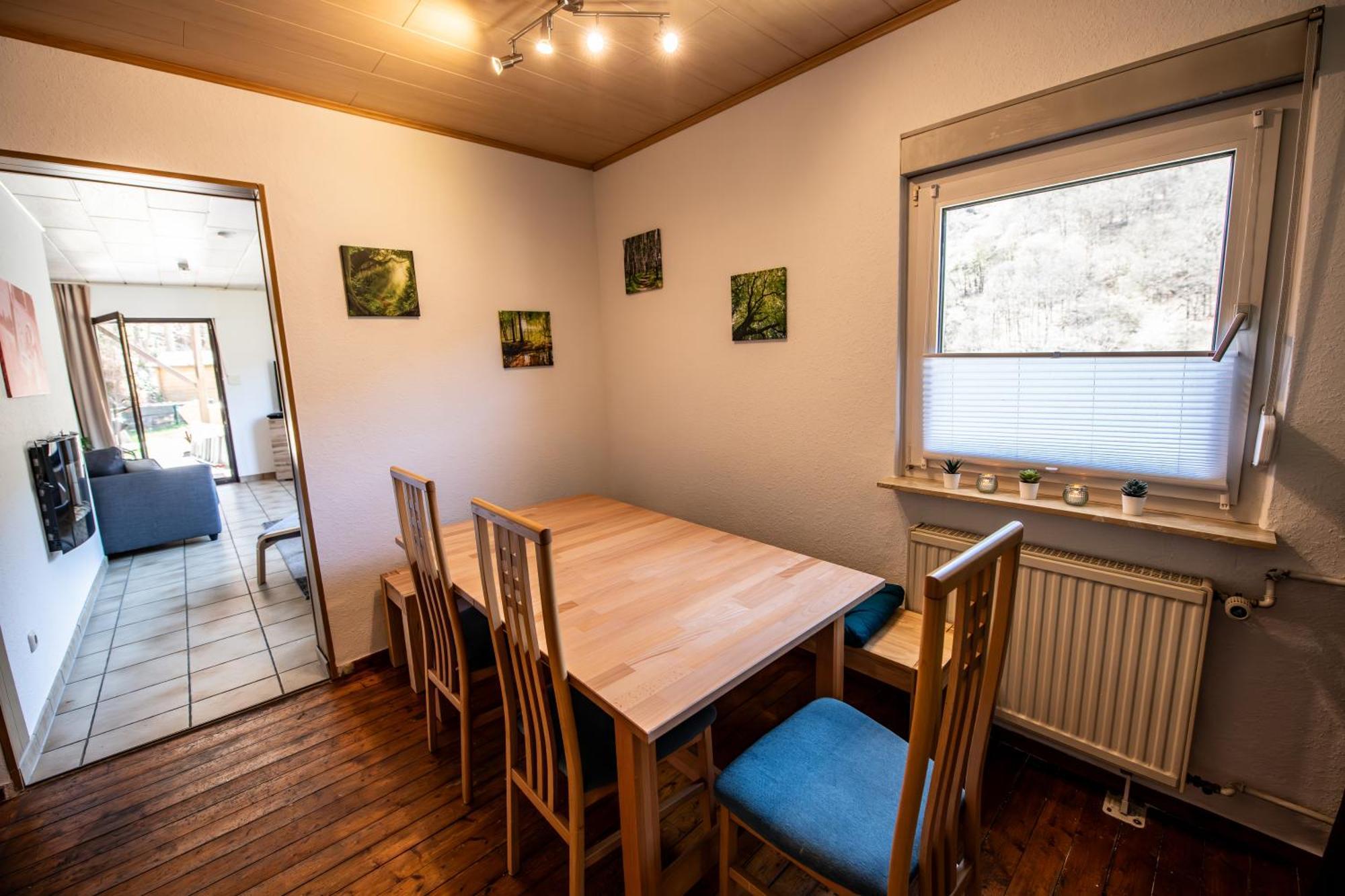 Schoene Ferienwohnung In Ruhiger Lage Altena Bagian luar foto
